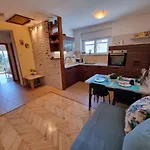 Apartment In Crikvenica 40895