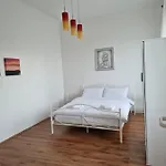 Queen Of Stay - Apartment Lili