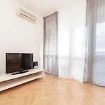 Sea City View W/ 2Bd 1Bt Free Street Parking