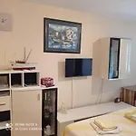 Studio Cres