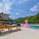 Villa Suzana With Heated Pool And Outdoor Billiards