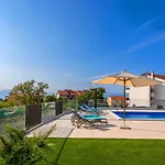 Nice Apartment In Malinska With Jacuzzi