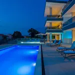 Nice Apartment In Malinska With Jacuzzi