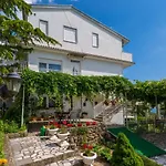 Apartments In Crikvenica 14100