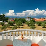 Vila Panorama By El-Pi Tours