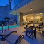 Villa Solis Lacus Modern Apartment - Private Heated Pool - Smart Tv Sky X - Free Parking