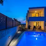 Villa Larus With Private Pool