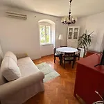 Una Apartment In Center Of Mali Losinj
