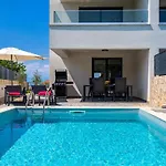 Villa Larus