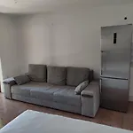2 Minutes To The Beach With A Private Garden