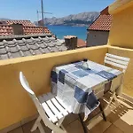 Apartment Igor With Balcony And Sea View