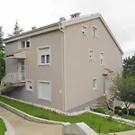 Apartmani Selce 30660 - Tomislav