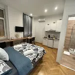 Studio Apartment Fiorello II