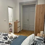 Studio Apartment Fiorello II