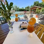 Comfortable Home With Private Pool