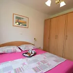 Apartment In Njivice/Insel Krk 13218
