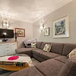 Moderne Unterkunft Mit Terrasse, Garten, Wifi, Bbq
