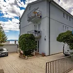 Holiday Apartment Maestral