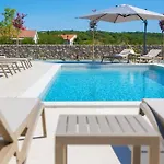 Luxury Villa Harmony With Heated Pool And Seaview
