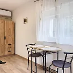 Cozy Newly-Renovated Apartment Ivan