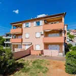 Apartment In Crikvenica 39220