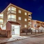 1 Bedroom Stunning Apartment In Dramalj