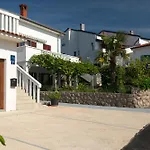 Apartments In Njivice/Insel Krk 34038