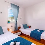 2 Bedroom Stunning Apartment In Crikvenica