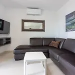 Modernes Apartment Mit Meerblick, 500 Meter Strand