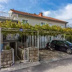 Apartment In Crikvenica 39213