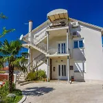 Apartment In Crikvenica 39218