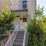 Apartment In Selce 42955