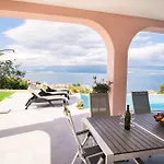 Apartment With A Private Pool, Enchanting View, Beach - By Traveler Tourist Agency Id 2122