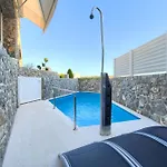 Villa Miracle 1 With Heated Pool