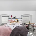 Lily Apartment