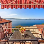 Apartment In Dramalj 39041