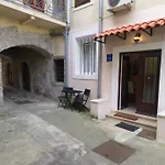 Apartment Zlatko , Ten Steps To The Sea