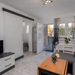 Gorgeous Apartment In Vantacici With Kitchen