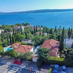 Villa Monticello Crikvenica, 200M From Sea With Rome Garden