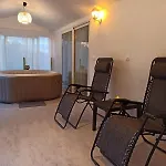 Holiday House Vela Vrta