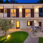 Srok Luxury Apartment With Pool