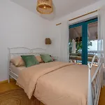 Seaview Holiday Home With Bubble Bath