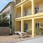 Apartment La Dostana 2