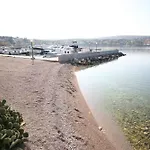 Apartment In Silo - Insel Krk 44630