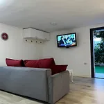 Vistamare Apartment