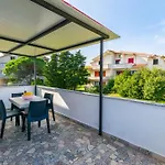 Apartments Anica F