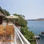 Adriatic Pearl Suite 1 And Adriatic Pearl Suite 2 - Happy Rentals