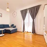 Apartment In Silo/Insel Krk 13497
