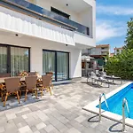 Luxury Villa Metramaris2