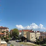 '2R' City Center Holidays And Workstays